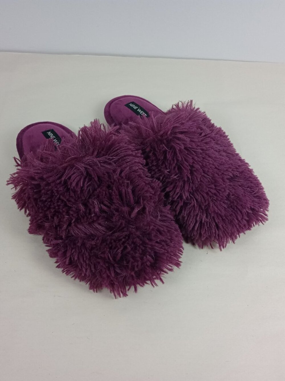 Nine West Womens XL 11/12 Purple Faux Fur Fuzzy Memory Foam Rubber Sole Slippers